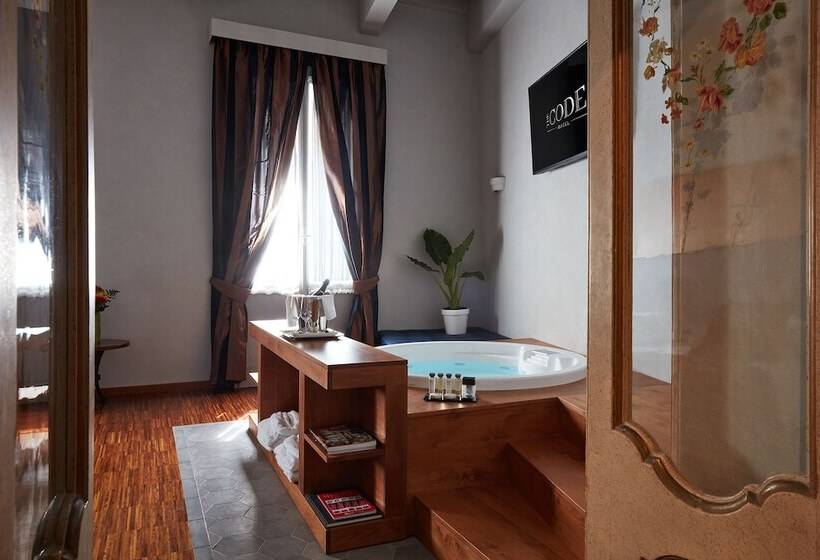 ハイドロマッサージバス付きジュニアスイート, The Code