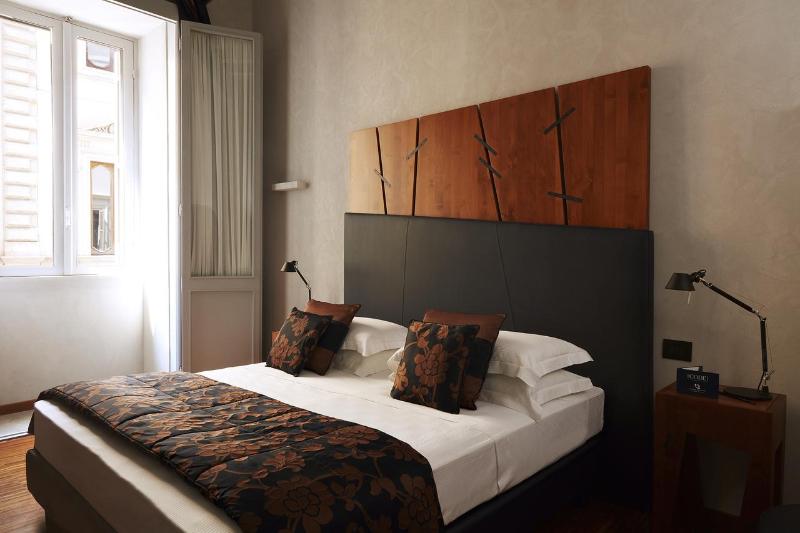 スーペリアールーム, The Code