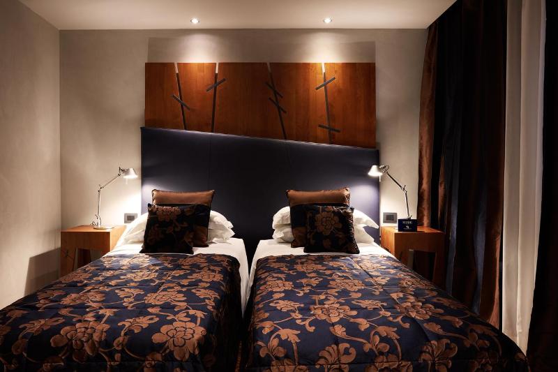 クラシックルーム, The Code