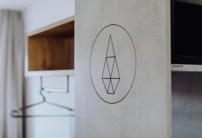 חדר סטנדרט יחיד, Das Stein