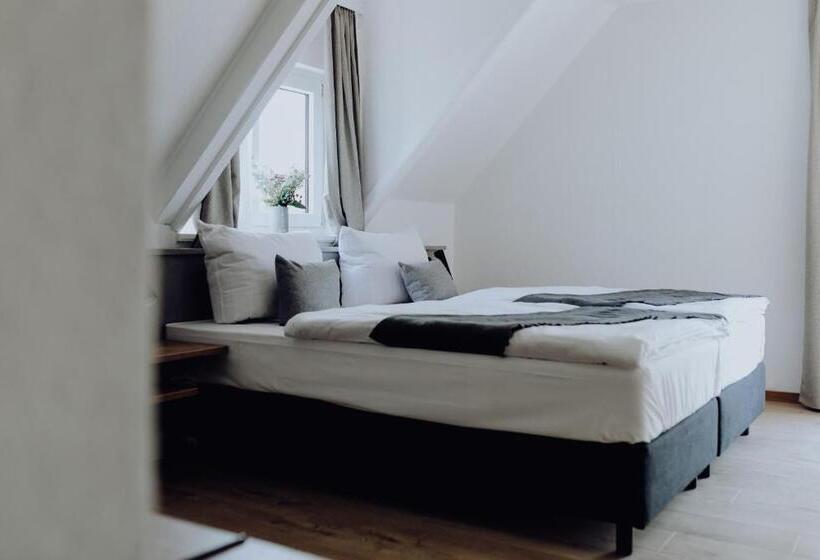 חדר סטנדרט, Das Stein