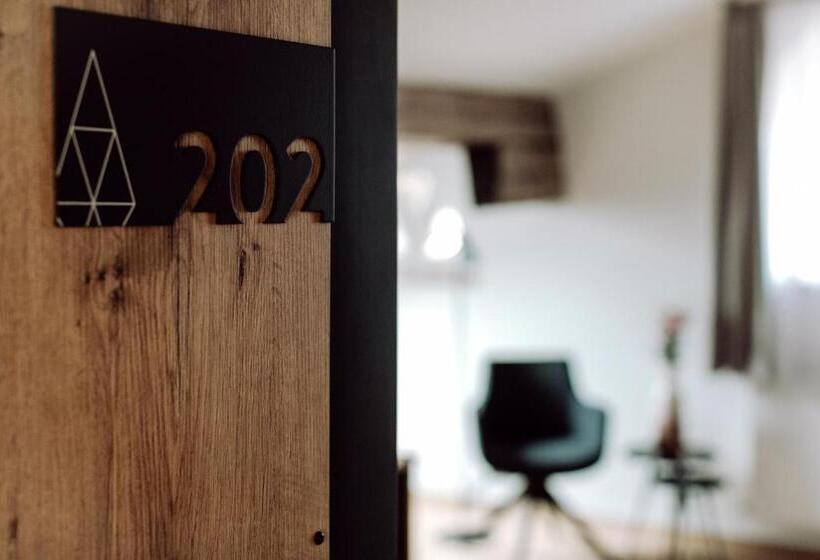 חדר משפחתי, Das Stein