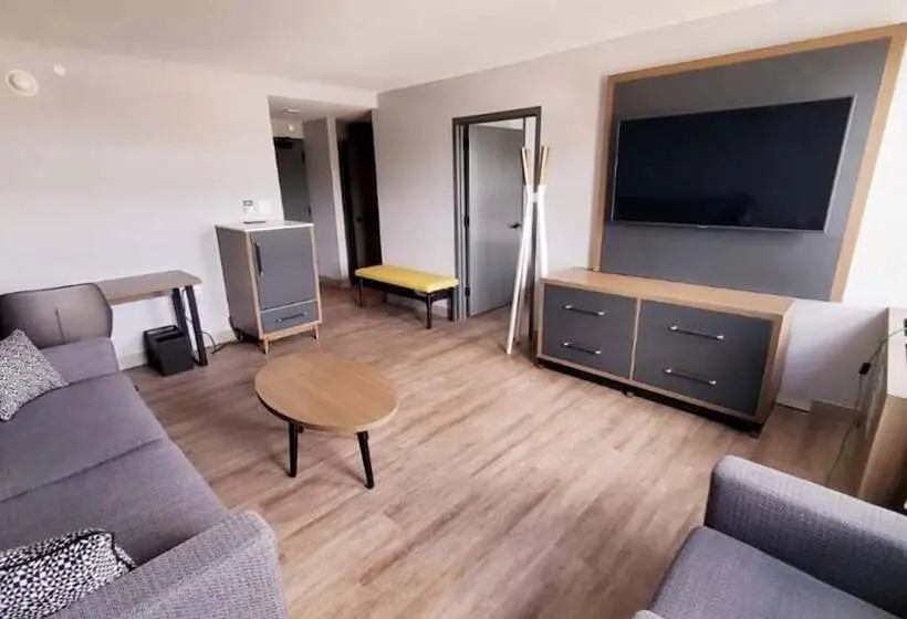 身障者適用スイートルーム, Indigo Chattanooga Downtown, An Ihg