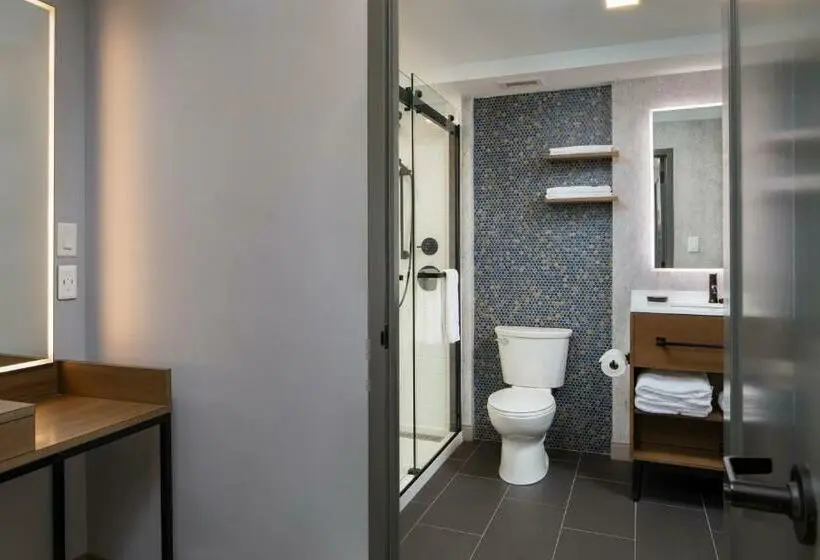 キングサイズベッドのスイートルーム, Indigo Chattanooga Downtown, An Ihg