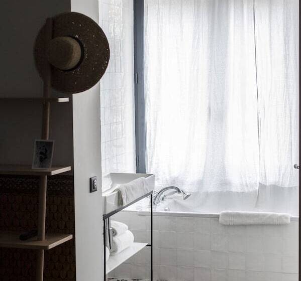 スーペリアールーム, Maison Volver