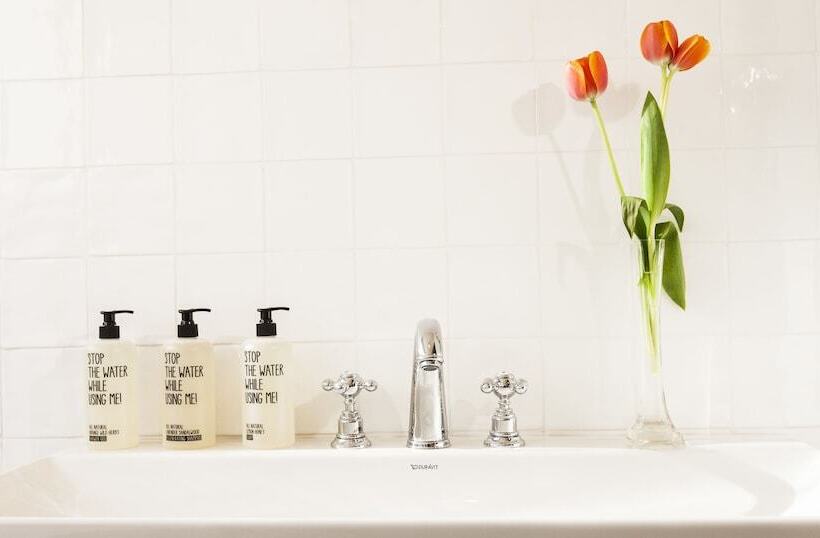 スーペリアールーム, Maison Volver