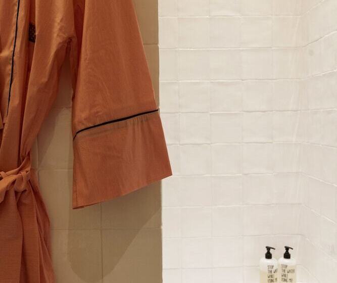 スーペリアールーム, Maison Volver