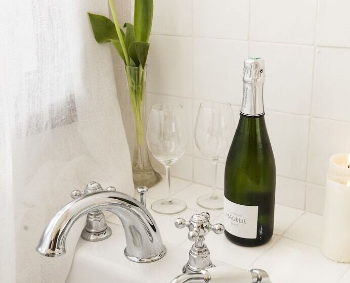 スーペリアールーム, Maison Volver