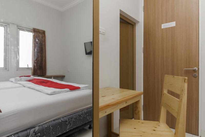 Номер Стандарт, Reddoorz Near Central Park Mall
