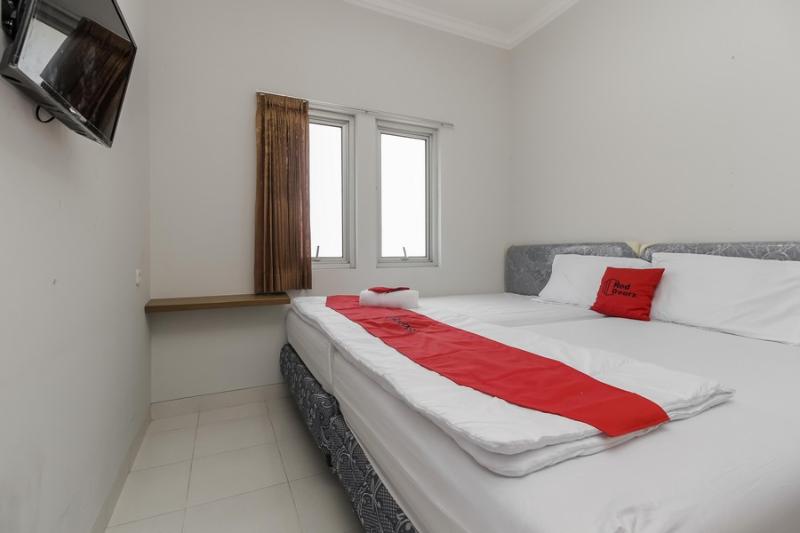Номер Стандарт, Reddoorz Near Central Park Mall