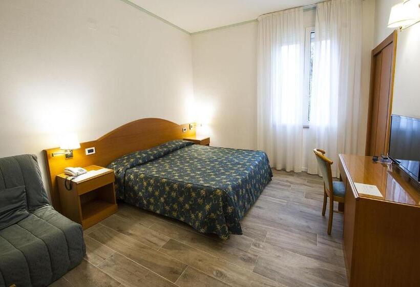 اتاق استاندارد, Italia