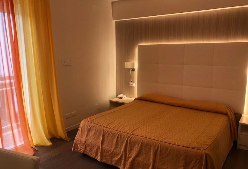 اتاق سوپریور با چشم‌انداز جانبی دریا, Majestic