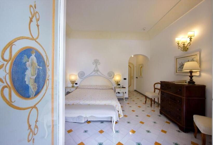 غرفة سوبيريور ذات إطلالة جانبية على البحر, Palazzo Murat