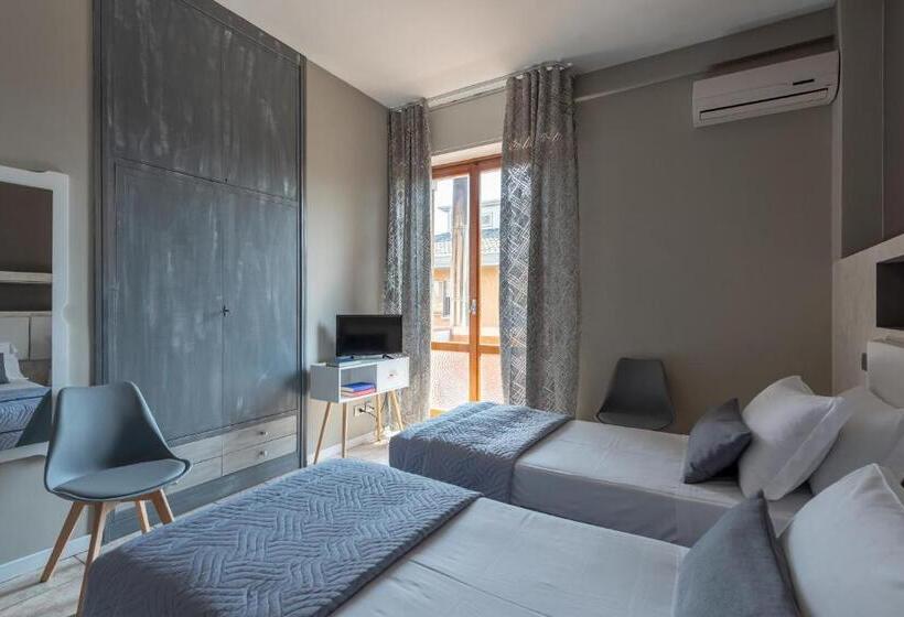 غرفة عائلية, Roma