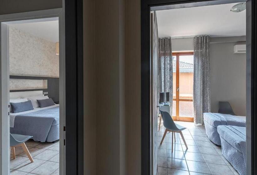 חדר משפחתי, Roma