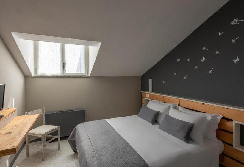 חדר אקונומי, Roma