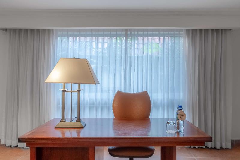 Camera Deluxe, Sheraton Rome Parco De Medici