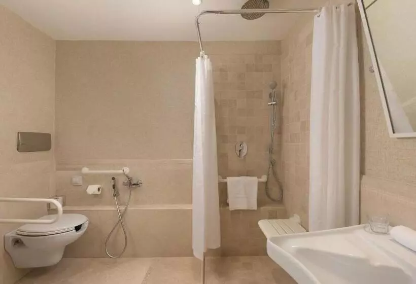 Camera Deluxe Letto King, Sheraton Rome Parco De Medici