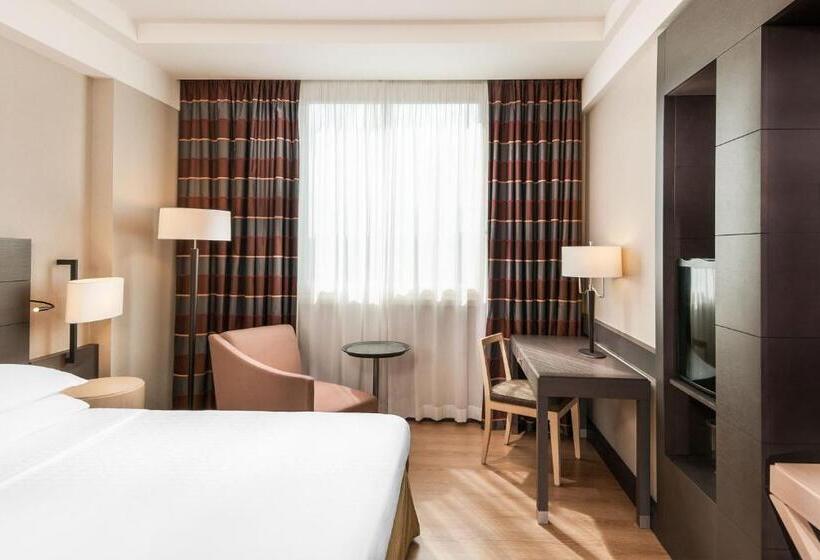 Camera Deluxe Letto King, Sheraton Rome Parco De Medici