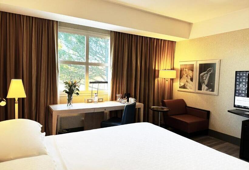Camera Deluxe Letto King, Sheraton Rome Parco De Medici