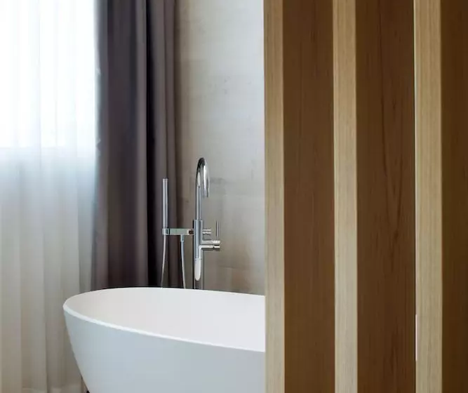 ジュニアスイート, Terme Neroniane