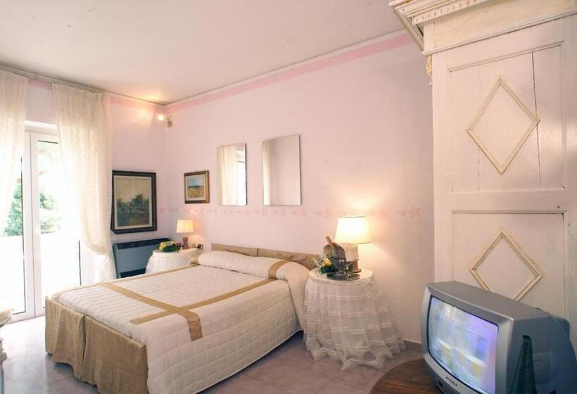 Номер Стандарт с Балконом, Velcamare