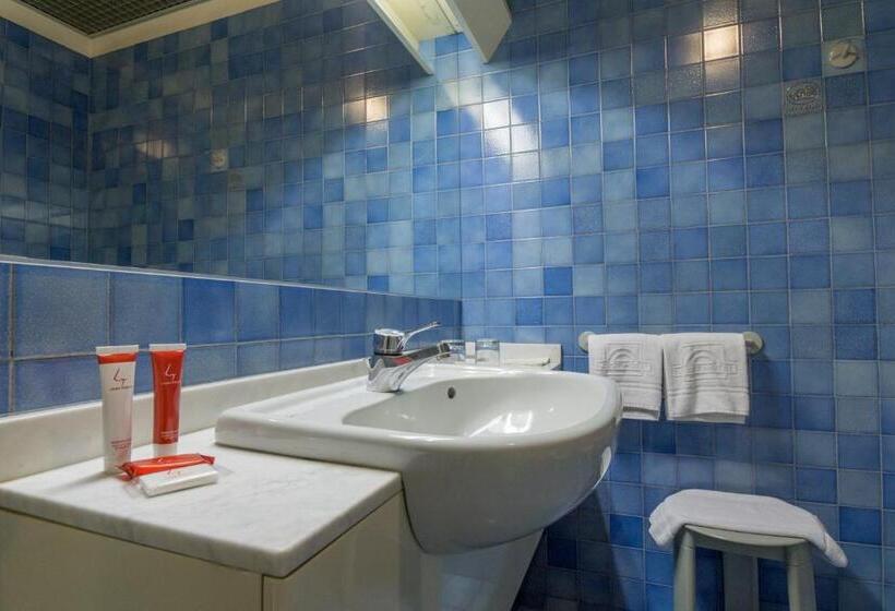 스탠다드 트리플 룸, Viest