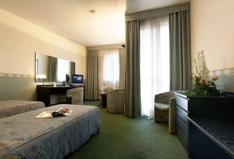 اتاق استاندارد یک نفره, Pacific Hotel Airport