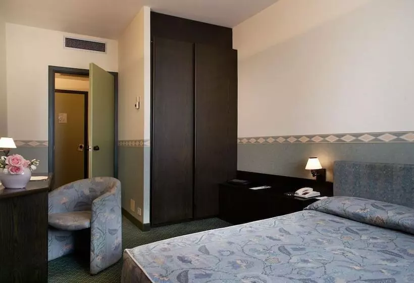 اتاق استاندارد یک نفره, Pacific Hotel Airport