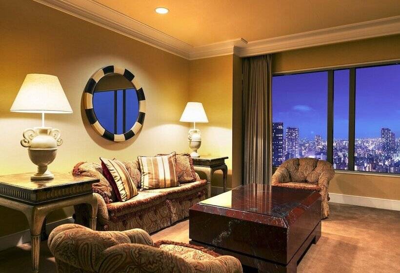 جناح إدارى, Hankyu International