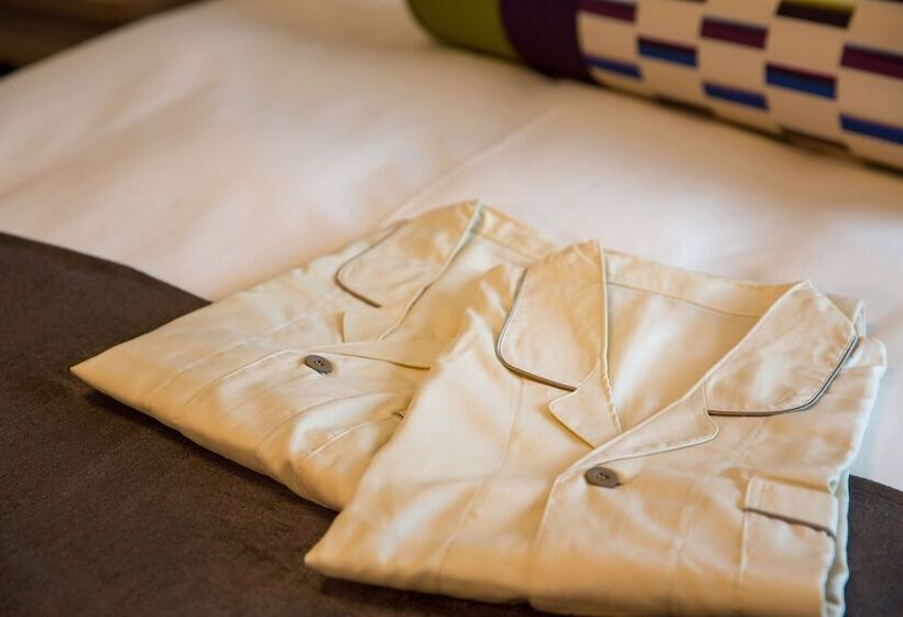 标准间, Monterey Kobe