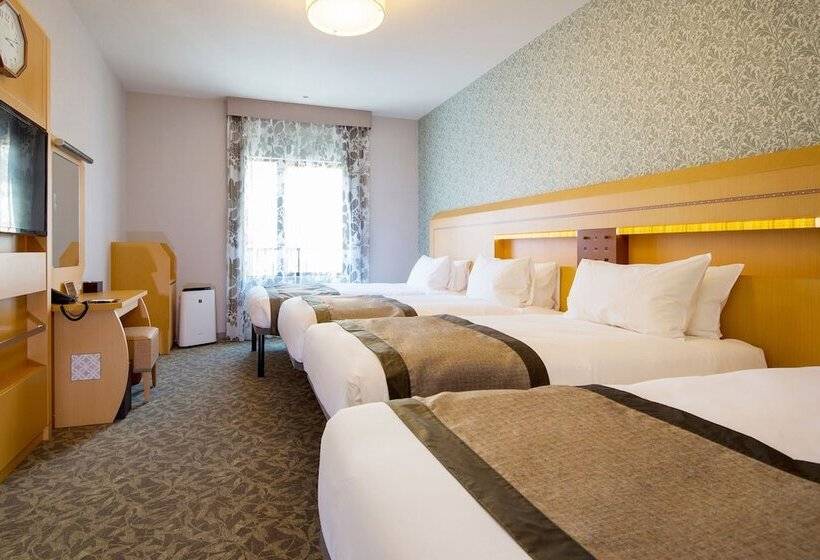 חדר סטנדרט לארבעה, Monterey Kobe