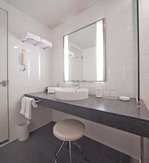 带大床的豪华间, Shin Yokohama Prince