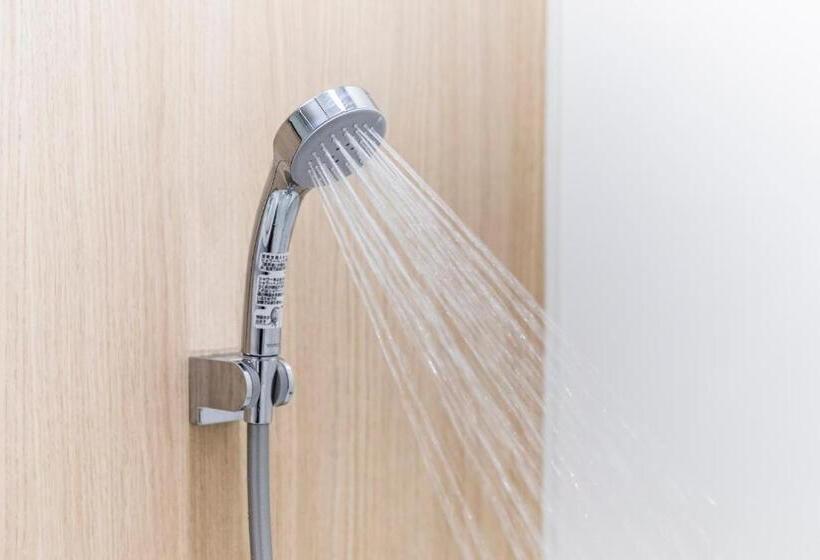 キングサイズベッドのスーペリアルーム, Shinosaka Esaka Tokyu Rei