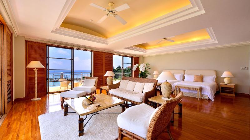 סוויטת קלאב, The Busena Terrace