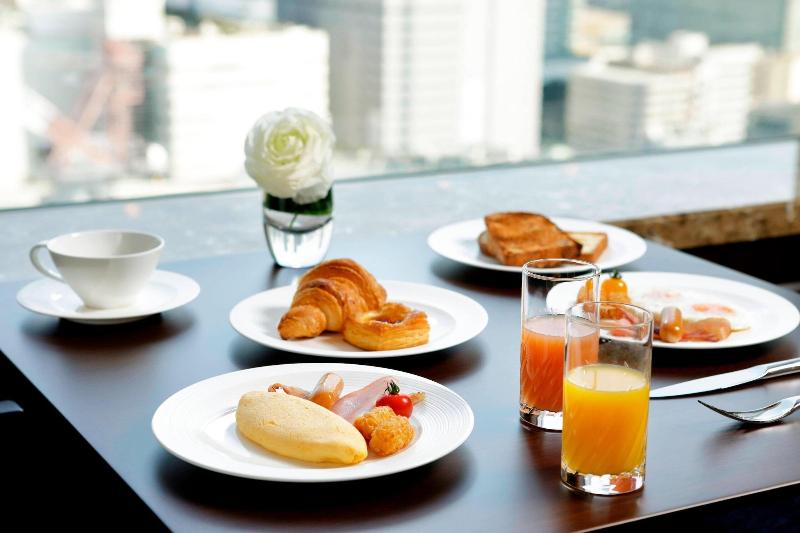 클럽 룸 킹침대, Yokohama Bay Sheraton And Towers