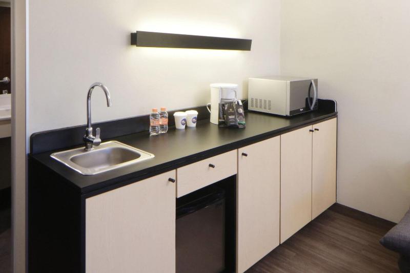 스탠다드 룸 킹사이즈 침대, Yokohama Bay Sheraton And Towers