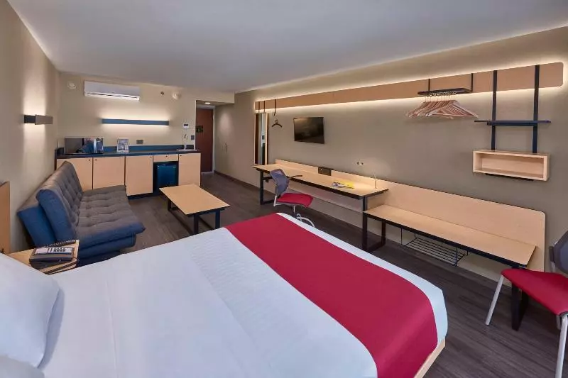 キングサイズベッドのデラックスルーム, Yokohama Bay Sheraton  And Towers