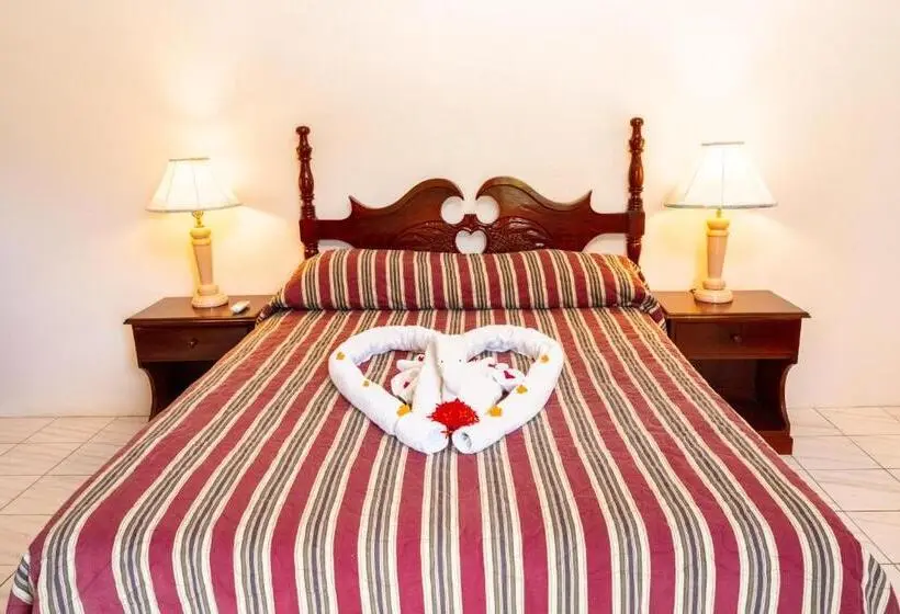استودیوی استاندارد, Shields Negril Villas Ltd