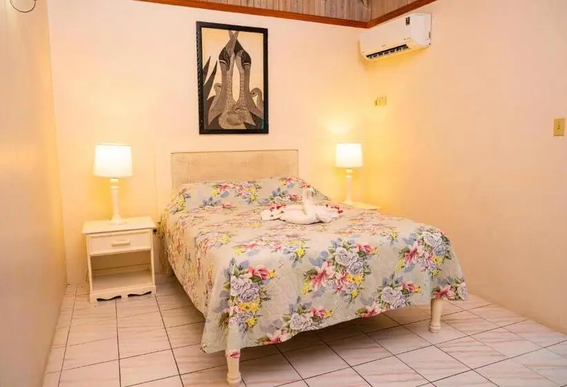 اتاق استاندارد با بالکن, Shields Negril Villas Ltd