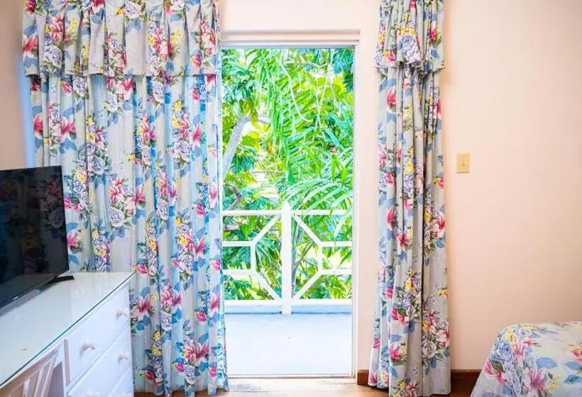 اتاق استاندارد با بالکن, Shields Negril Villas Ltd