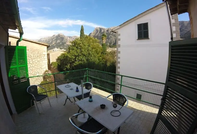 تختخواب در اتاق مشترک, Casa Margarita