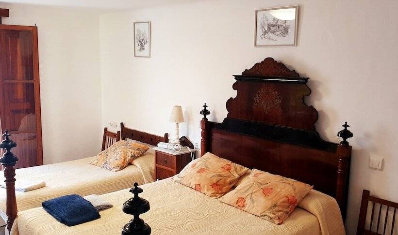 اتاق استاندارد سه تخته با سرویس بهداشتی مشترک, Casa Margarita