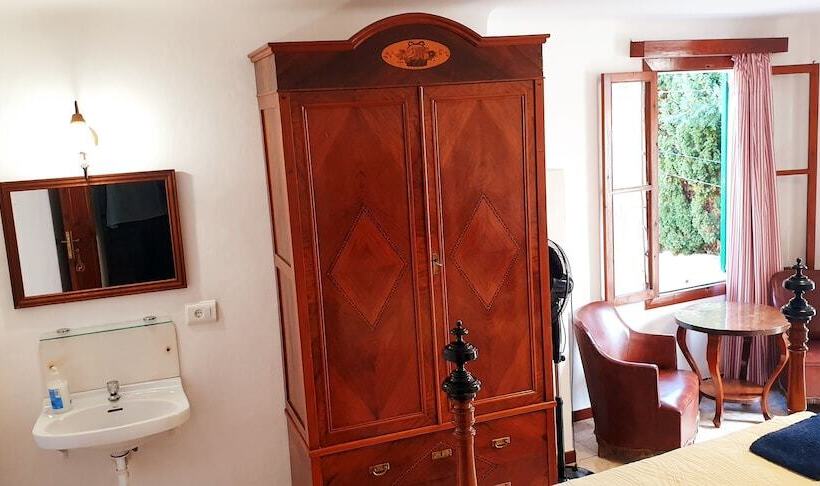 اتاق استاندارد سه تخته با سرویس بهداشتی مشترک, Casa Margarita