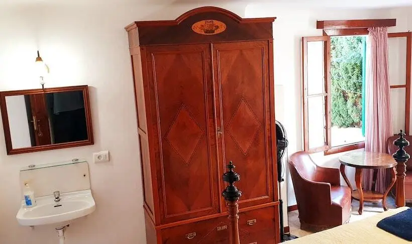 اتاق استاندارد سه تخته با سرویس بهداشتی مشترک, Casa Margarita