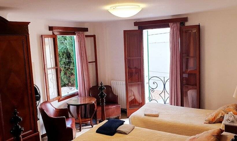 اتاق استاندارد سه تخته با سرویس بهداشتی مشترک, Casa Margarita