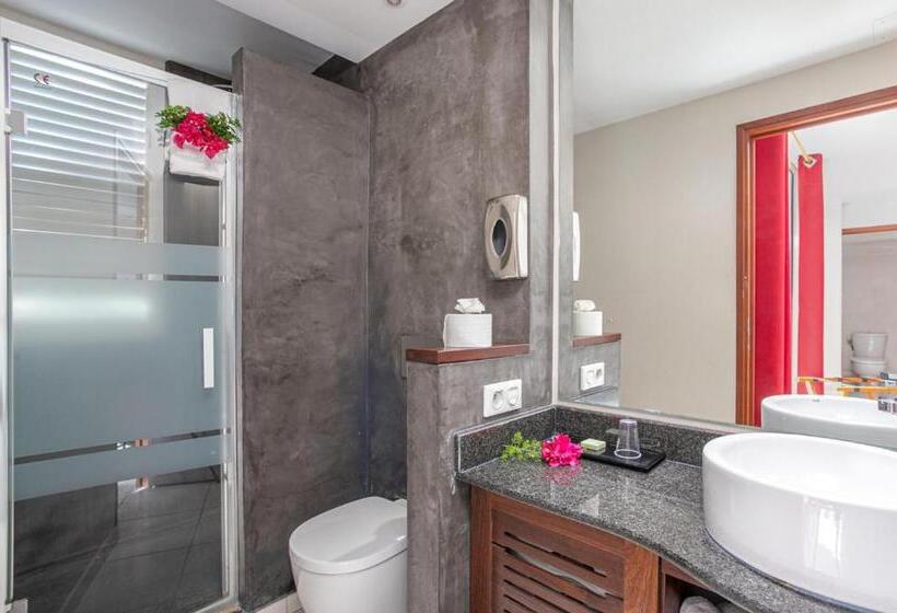 اتاق راحتی, Karibea Sainte Luce