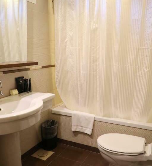 اتاق استاندارد, Mamba Point