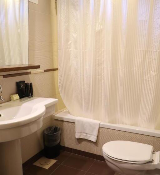 اتاق استاندارد با چشمانداز باغ, Mamba Point