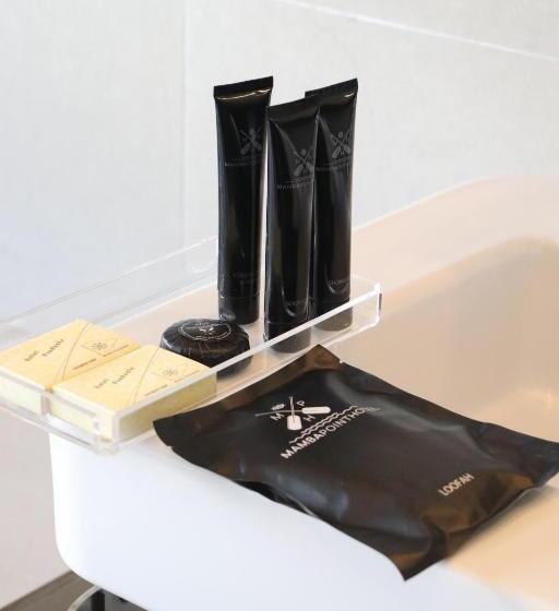 اتاق استاندارد با چشمانداز باغ, Mamba Point